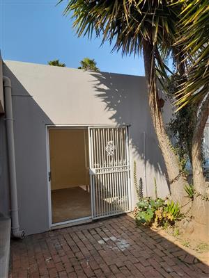 Cottage available in Northcliff 