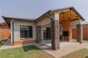 BUSHWILLOW. BRAND NEW MODERN FAMILY SIMPLEX IN SIX FOUNTAINS