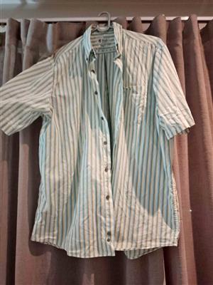 Men's PRINGLE Short SLEEVE SHIRT. Like New. LARGE