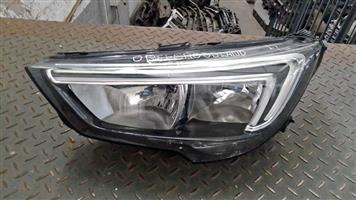 Opel Crossland headlight
