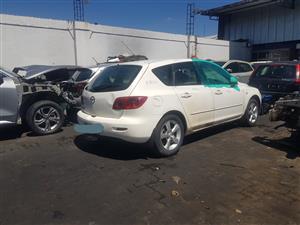 mazda 3. z6 1.6 complete car stripping for spares
