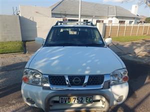 Nissan NP300 2.4 i Hardbody SE Hi Rider Double Cab