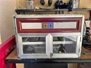 Egg incubator