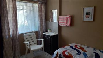 Rondawel. Furnished, Bedding, Washing etc.
