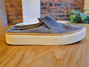 Toms ladies genuine Suede Slip On Mules / Loafers - Size 3.5