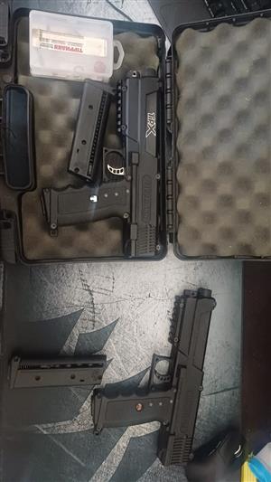 2x Paintball tipx pistols