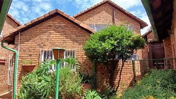Modern 3-Bedroom Townhouse in Prestigious Bassonia
