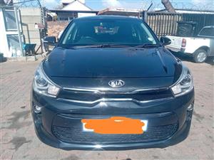 Kia rio hatchback  2018 Eng - 1.4 tec Automatic   Service history  Black color Reverse camera