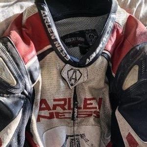 ArlenNess bike suit