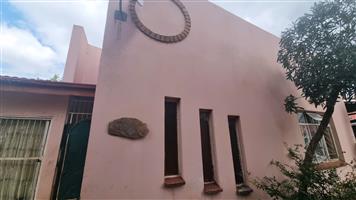 4 Bedroom House for Sale in Karlienpark, Rustenburg!