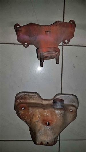 Toyota Corolla 1300 2E exhaust manifold and heat shield