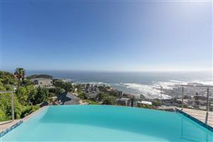 House For Sale in Bantry Bay