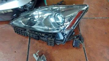 LEXUS IS HEADLIGHTS