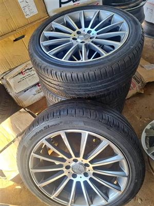Mercedes Benz vito mags size 19+tyres 245/45/19
