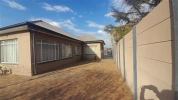 Perfect for Families – Spacious, Safe & Sun-Filled in Noycedale