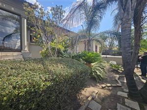 HOUSE WITH A FLAT, EACH WITH THEIR OWN ENTRANCE, GATE AND YARD