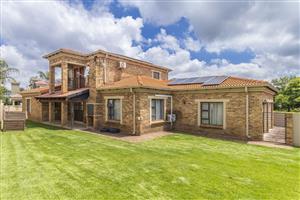 House For Sale in Honeydew Manor
