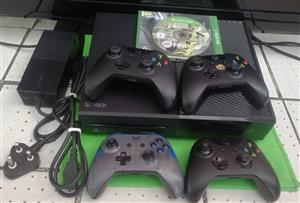 Xbox one + accessories