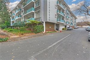 Your Urban Oasis Awaits In Riviera / A 1-Bedroom Apartment On The First Floor With A Balcony.