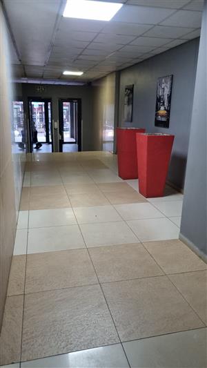 Bachelor Unit To Let – Broadway Apartments, Braamfontein