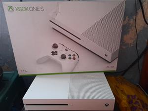 Xbox one + 9 games