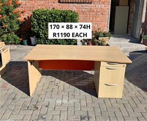 GOOD QUALITY OFFICE DESK WITH DRAWERS