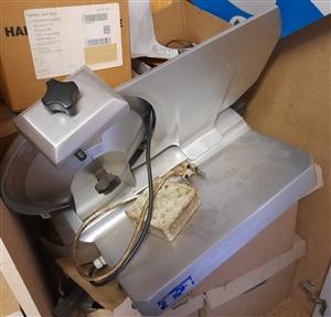 Meat slicer