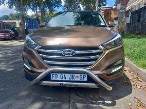 2016 Hyundai Tucson 2.0 Elite  Petrol, Auto, Brown, 88000kms, Sunroof, Reverse Sensor/Camera