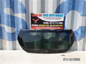 Renault Clio 4 rear/back windscreen/glass (2016)