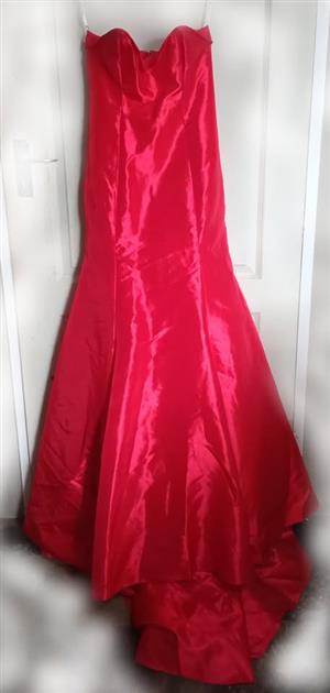 Beautiful Red Evening Dress