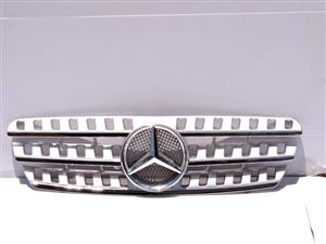 Mercedes benz ML W163 Grille