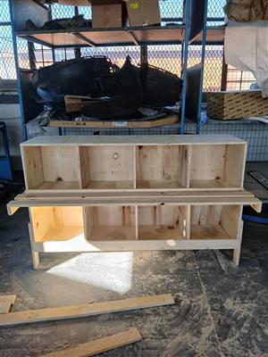 CHICKEN BREEDING BOXES