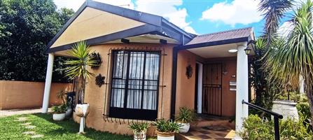 House For Sale in Albertville