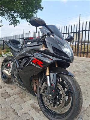 SUZUKI GSX-R 600