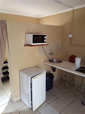Bachelor flat fully furnished Moot