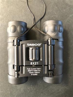 Tasco 8x21 Essential Roof Prism Binoculars - with belt mount carry pouch