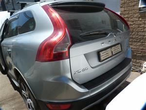 Volvo XC60 D5 Geartronic Elite AWD AT Silver - 2012 STRIPPING FOR SPARES