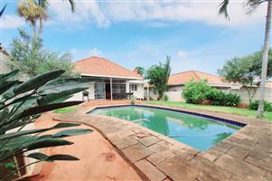 House For Sale in Glenwood