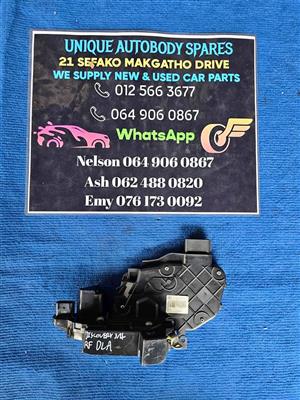 Land Rover Discovery Right Front Door Lock