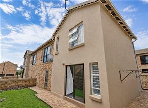 Townhouse For Sale in Wilgeheuwel