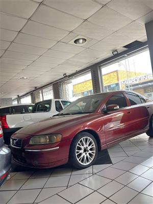 VOLVO READY FOR ROAD[2002 Volvo   S60 – Solid, Safe, and Ready to Drive Deep Red