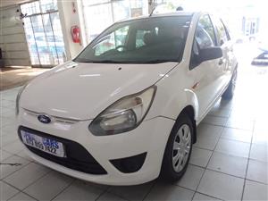 2012 Ford Figo 1.4 Manual, Petrol, White Color  95000km 