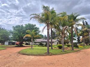 Bushveld Farm Retreat – Productive, Peaceful, and Perfectly Positioned