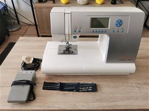 Singer Embroidery Machine (Good Condition) For Sale 