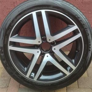 MERCEDES V CLASS OEM 19IN SINGLE MAG AND TYRE