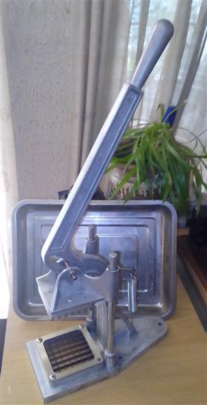 CHIP CUTTER AND FRYING EQUIPMENT