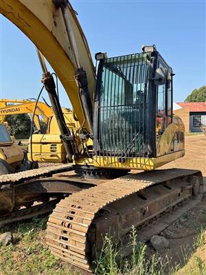 Cat 323DL Excavator