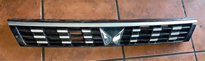 Mahindra XUV300 grill