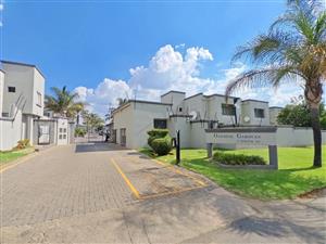 Spacious 2-Bedroom Duplex with Private Garden in Oakdene