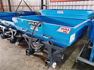 FERTILIZER SPREADERS